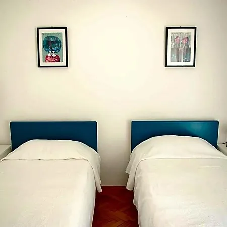 Apartment, Two Bedrooms דירה וויס